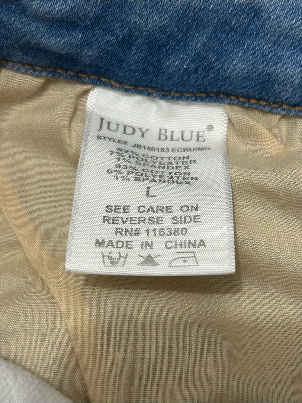 Judy Blue Denim Shorts Women
Size L White Blue Casual
Summer Stretch - Picture 8 of 12